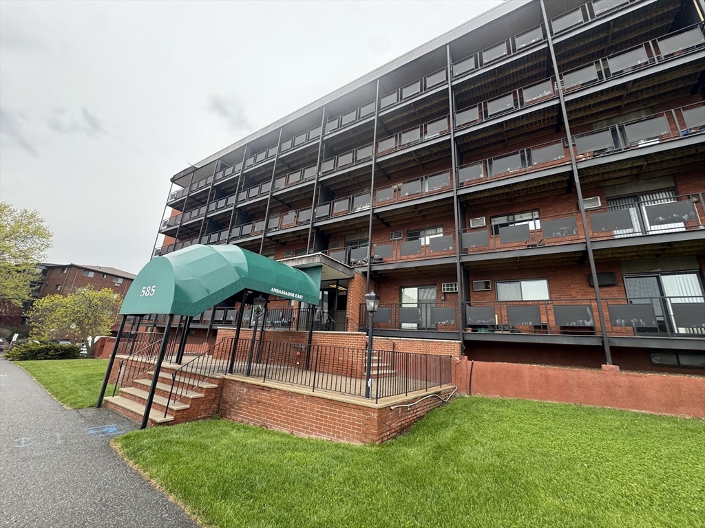 585 Revere Beach Pkwy, Revere, Massachusetts, 1 Bedroom Bedrooms, 3 Rooms Rooms,1 BathroomBathrooms,Residential,For Sale,Revere Beach Pkwy,73526986