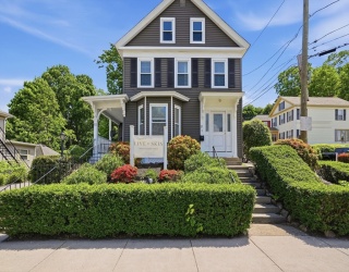 52 Pleasant Street, Woburn, Massachusetts, 5 Bedrooms Bedrooms, 13 Rooms Rooms,2.5 BathroomsBathrooms,Residential Income,For Sale,Pleasant Street,73527002
