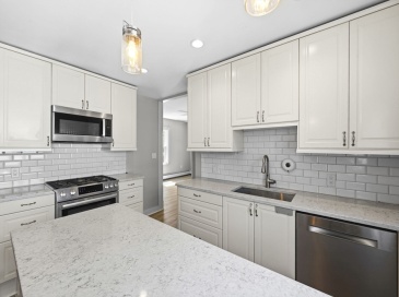 24 Cameron, Cambridge, Massachusetts, 2 Bedrooms Bedrooms, 5 Rooms Rooms,1 BathroomBathrooms,Residential Lease,For Rent,Cameron,73527004