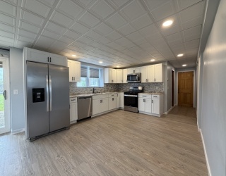 24 Lewis St, North Providence, Rhode Island, 1 Bedroom Bedrooms, 5 Rooms Rooms,1 BathroomBathrooms,Residential Lease,For Rent,Lewis St,73526794