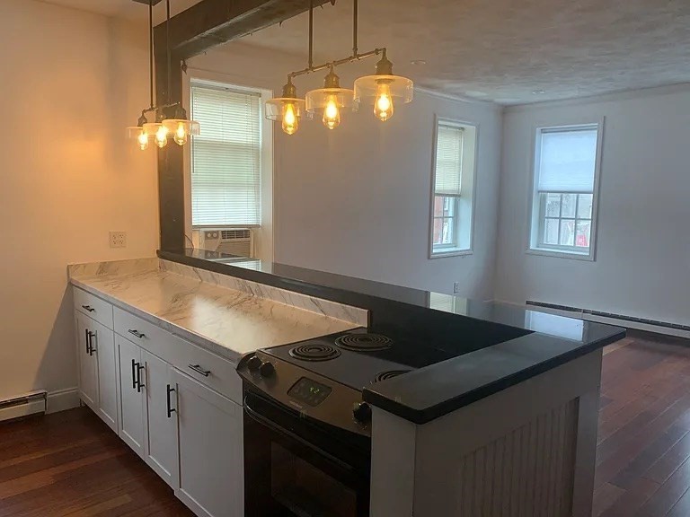 30-32 Water St, Newburyport, Massachusetts, 2 Bedrooms Bedrooms, 6 Rooms Rooms,1.5 BathroomsBathrooms,Residential,For Sale,Water St,73526803