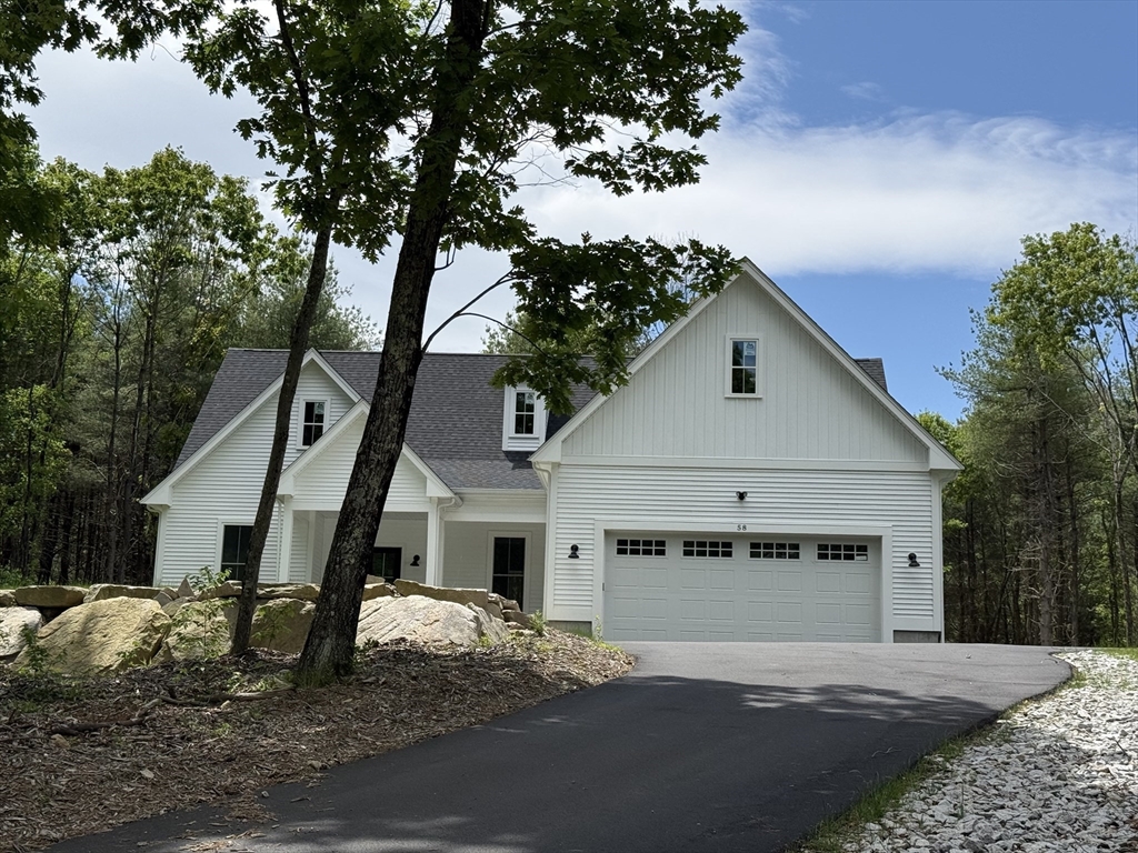 58 Lelandville Road, Charlton, Massachusetts, 3 Bedrooms Bedrooms, 8 Rooms Rooms,2 BathroomsBathrooms,Residential,For Sale,Lelandville Road,73526818