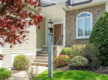 38 Crenshaw Ln, Andover, Massachusetts, 3 Bedrooms Bedrooms, 7 Rooms Rooms,4 BathroomsBathrooms,Residential,For Sale,Crenshaw Ln,73526837