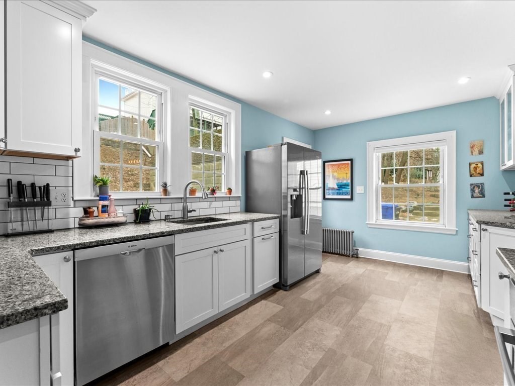 40 Lake Shore Rd., Boston, Massachusetts, 3 Bedrooms Bedrooms, 6 Rooms Rooms,21.5 BathroomsBathrooms,Residential Lease,For Rent,Lake Shore Rd.,73504121