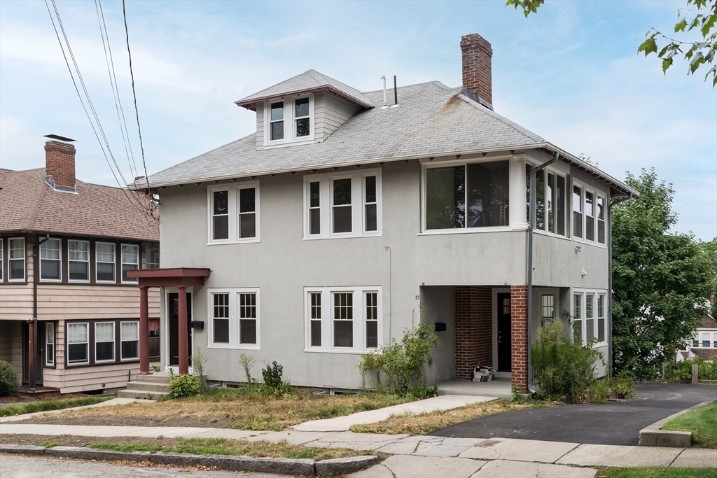 37-39 Lewis Rd, Belmont, Massachusetts, 3 Bedrooms Bedrooms, 6 Rooms Rooms,2 BathroomsBathrooms,Residential Lease,For Rent,Lewis Rd,73526868