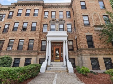 2 Crawford St, Cambridge, Massachusetts, 1 Bedroom Bedrooms, 3 Rooms Rooms,1 BathroomBathrooms,Residential Lease,For Rent,Crawford St,73517223