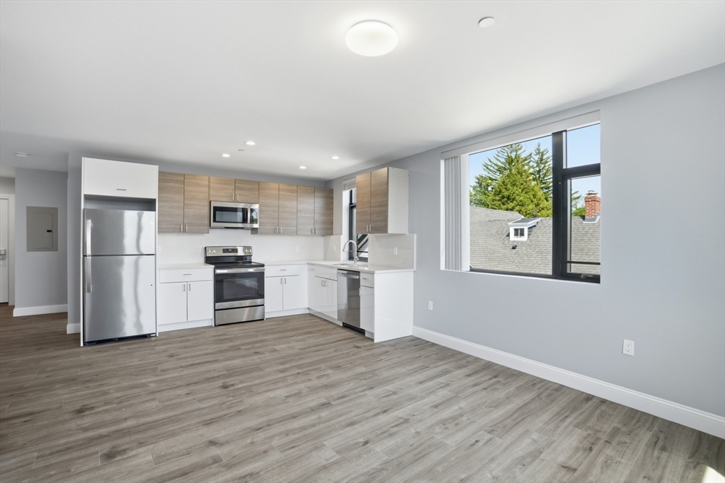 632 Centre St, Boston, Massachusetts, 1 Bedroom Bedrooms, 3 Rooms Rooms,1 BathroomBathrooms,Residential Lease,For Rent,Centre St,73526877