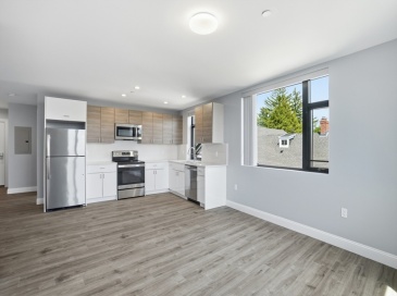 632 Centre St, Boston, Massachusetts, 1 Bedroom Bedrooms, 3 Rooms Rooms,1 BathroomBathrooms,Residential Lease,For Rent,Centre St,73526877