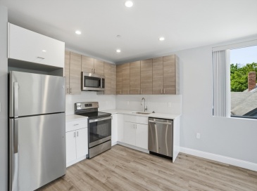 632 Centre St, Boston, Massachusetts, 1 Bedroom Bedrooms, 3 Rooms Rooms,1 BathroomBathrooms,Residential Lease,For Rent,Centre St,73526874