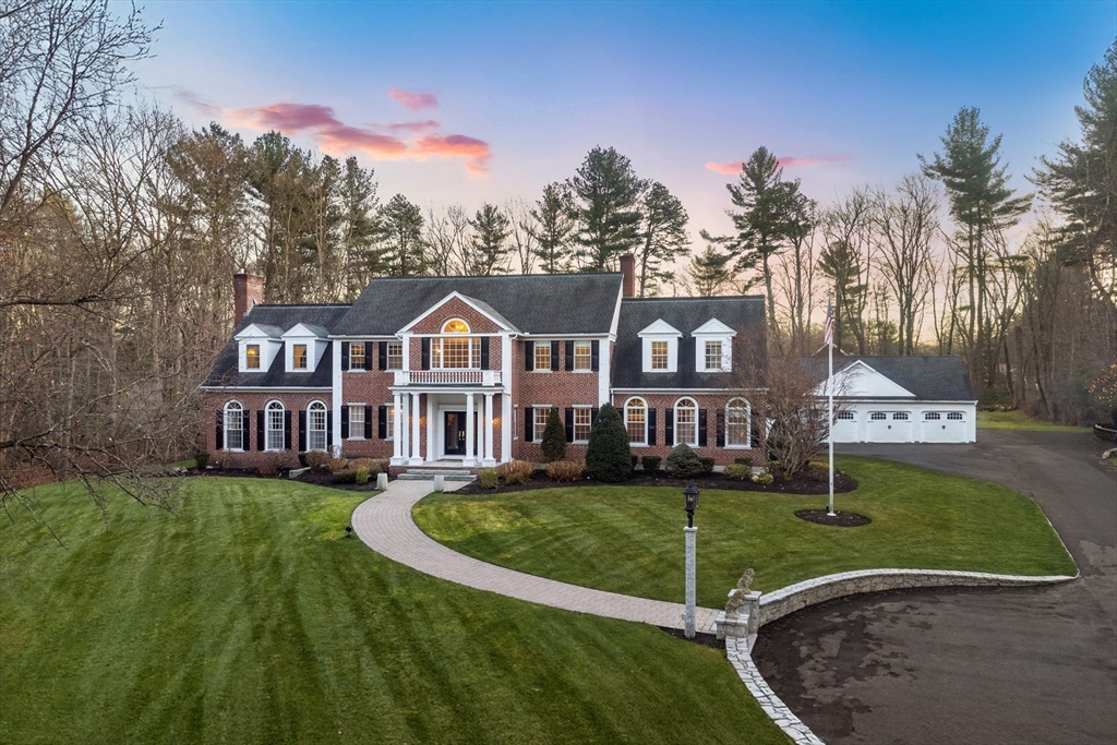 40 Grandview Rd, Chelmsford, Massachusetts, 6 Bedrooms Bedrooms, 15 Rooms Rooms,5.5 BathroomsBathrooms,Residential,For Sale,Grandview Rd,73526888