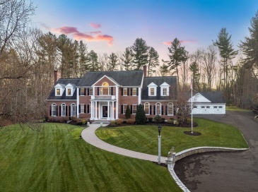 40 Grandview Rd, Chelmsford, Massachusetts, 6 Bedrooms Bedrooms, 15 Rooms Rooms,5.5 BathroomsBathrooms,Residential,For Sale,Grandview Rd,73526888