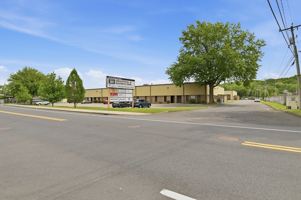 307 Meadow St, Chicopee, Massachusetts, ,Commercial Lease,For Rent,Meadow St,73526901