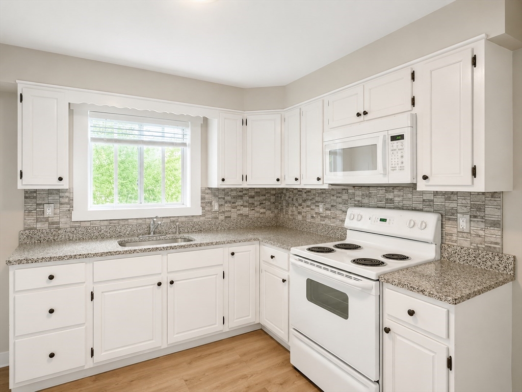 75 Haviland Ave, Lynn, Massachusetts, 2 Bedrooms Bedrooms, 3 Rooms Rooms,1 BathroomBathrooms,Residential Lease,For Rent,Haviland Ave,73526906