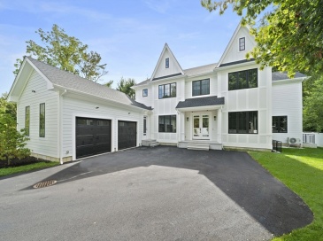 42 Bow Road, Newton, Massachusetts, 5 Bedrooms Bedrooms, 13 Rooms Rooms,6 BathroomsBathrooms,Residential,For Sale,Bow Road,73526907