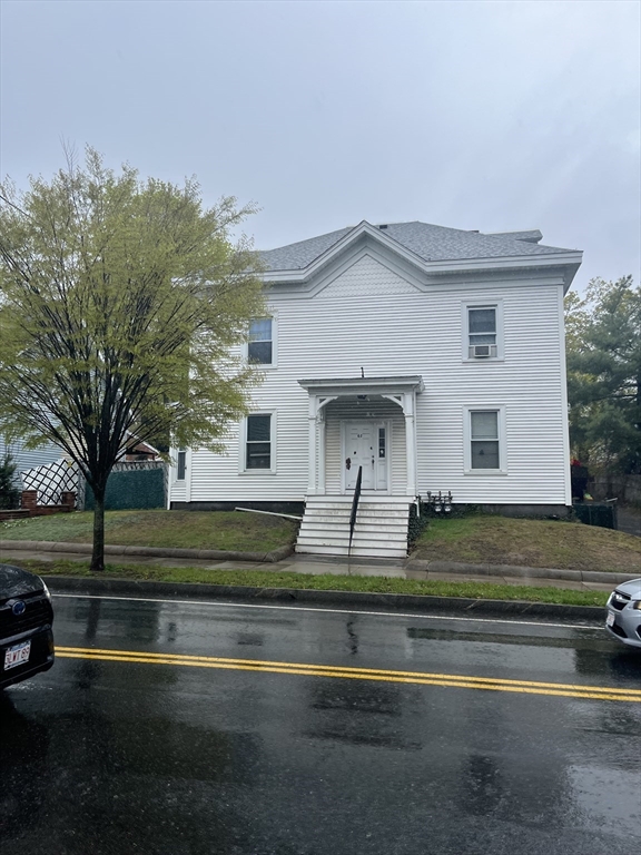 61 Lincoln Ave, Saugus, Massachusetts, 2 Bedrooms Bedrooms, 4 Rooms Rooms,1.5 BathroomsBathrooms,Residential Lease,For Rent,Lincoln Ave,73526913