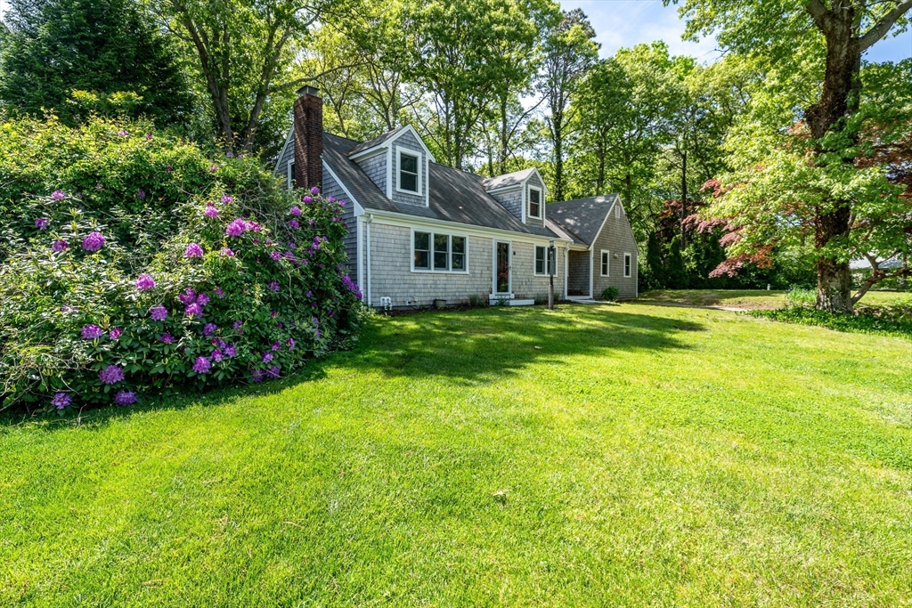 52 Ellis Cir, Yarmouth, Massachusetts, 3 Bedrooms Bedrooms, 7 Rooms Rooms,3 BathroomsBathrooms,Residential,For Sale,Ellis Cir,73525707