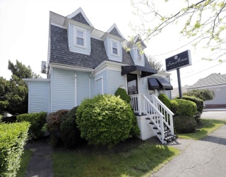 66 Rockdale Ave, New Bedford, Massachusetts, 8 Rooms Rooms,1.5 BathroomsBathrooms,Residential Income,For Sale,Rockdale Ave,73526723