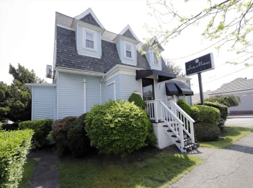 66 Rockdale Ave, New Bedford, Massachusetts, 8 Rooms Rooms,1.5 BathroomsBathrooms,Residential Income,For Sale,Rockdale Ave,73526723 66 Rockdale Ave, New Bedford, Massachusetts, 8 Rooms Rooms,1.5 BathroomsBathrooms,Residential Income,For Sale,Rockdale Ave,73526723