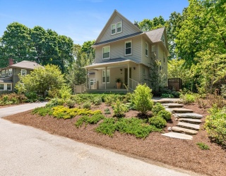 10 Pine Road, Sharon, Massachusetts, 4 Bedrooms Bedrooms, 10 Rooms Rooms,2.5 BathroomsBathrooms,Residential,For Sale,Pine Road,73526861