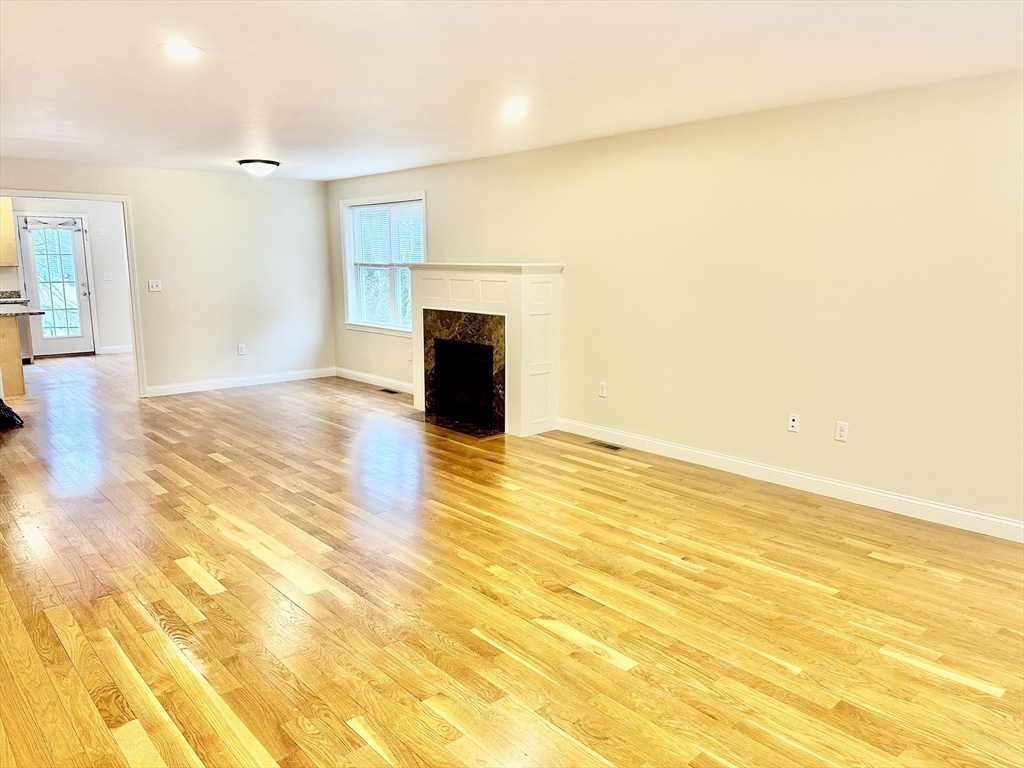 57 Lowell, Watertown, Massachusetts, 3 Bedrooms Bedrooms, 5 Rooms Rooms,2.5 BathroomsBathrooms,Residential Lease,For Rent,Lowell,73527037