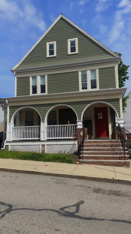 4 Intervale St, Boston, Massachusetts, 5 Bedrooms Bedrooms, 9 Rooms Rooms,2 BathroomsBathrooms,Residential Lease,For Rent,Intervale St,73527040