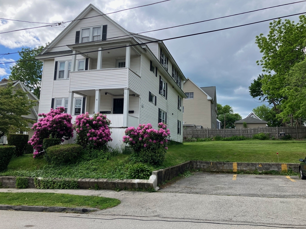 4 Loring Street, Worcester, Massachusetts, 3 Bedrooms Bedrooms, 5 Rooms Rooms,1 BathroomBathrooms,Residential Lease,For Rent,Loring Street,73527045