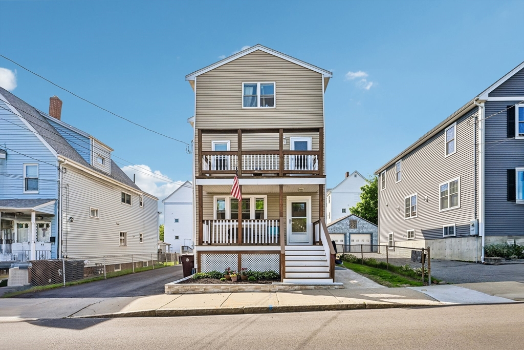 96 Cleveland Ave, Everett, Massachusetts, 5 Bedrooms Bedrooms, 9 Rooms Rooms,3 BathroomsBathrooms,Residential,For Sale,Cleveland Ave,73521817