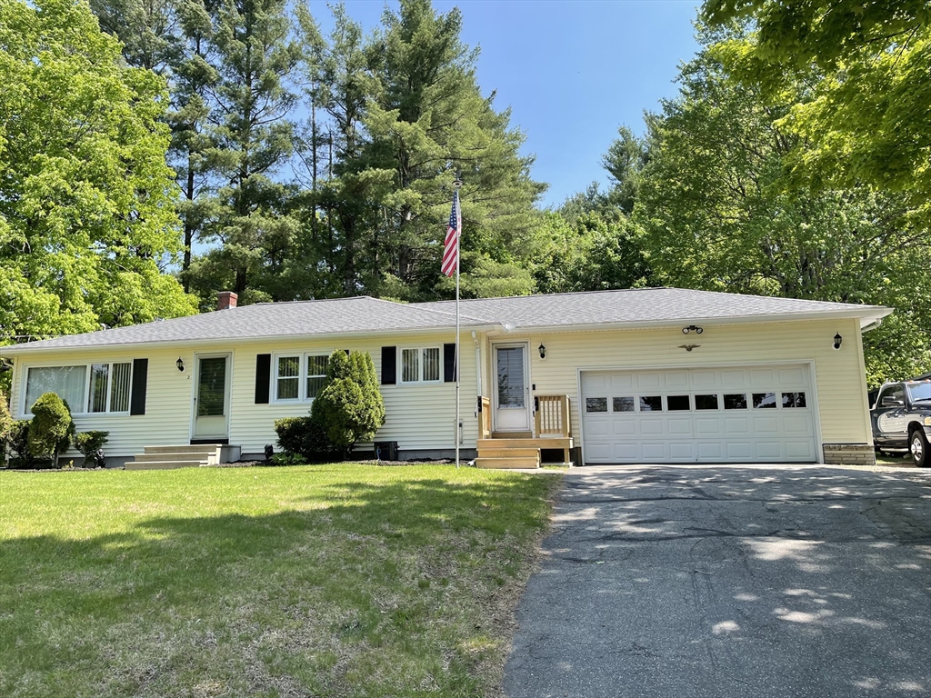 2 Elizabeth Street, Palmer, Massachusetts, 3 Bedrooms Bedrooms, 5 Rooms Rooms,1.5 BathroomsBathrooms,Residential,For Sale,Elizabeth Street,73527027