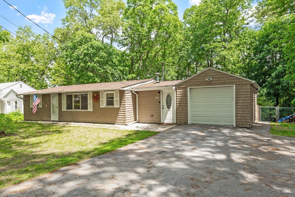 192 Reservoir St, Holden, Massachusetts, 3 Bedrooms Bedrooms, 5 Rooms Rooms,1 BathroomBathrooms,Residential,For Sale,Reservoir St,73526903