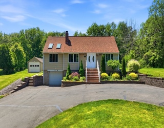 5 Hollow Rd, Wilbraham, Massachusetts, 3 Bedrooms Bedrooms, 6 Rooms Rooms,2.5 BathroomsBathrooms,Residential,For Sale,Hollow Rd,73526909