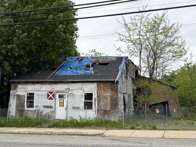 68 E Broadway, Gardner, Massachusetts, 2 Bedrooms Bedrooms, 4 Rooms Rooms,1 BathroomBathrooms,Residential,For Sale,E Broadway,73527071