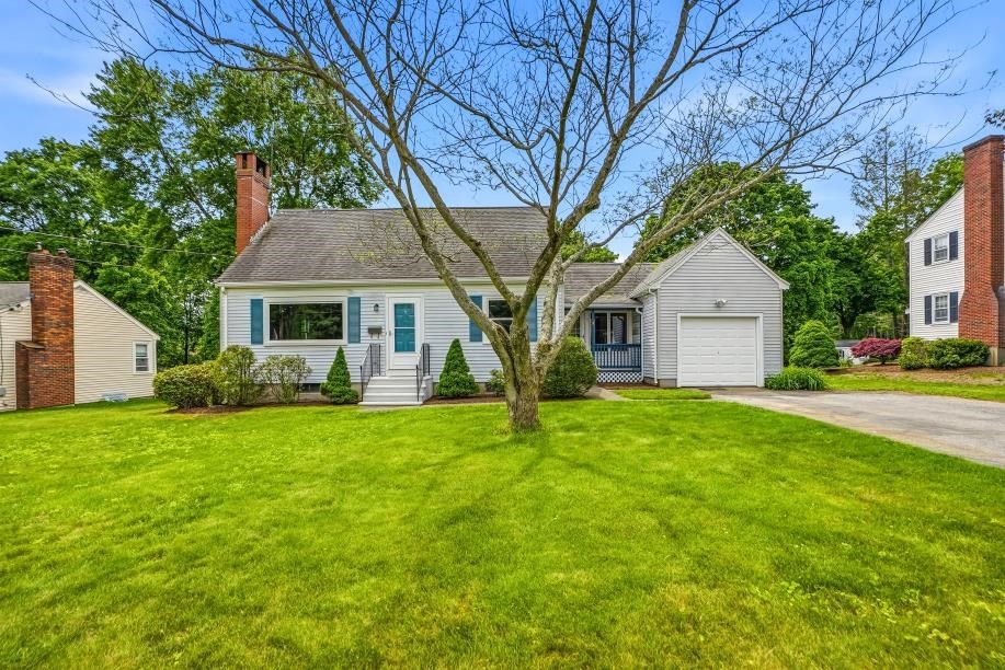 8 Castle Rd, Millis, Massachusetts, 2 Bedrooms Bedrooms, 6 Rooms Rooms,1.5 BathroomsBathrooms,Residential,For Sale,Castle Rd,73527075