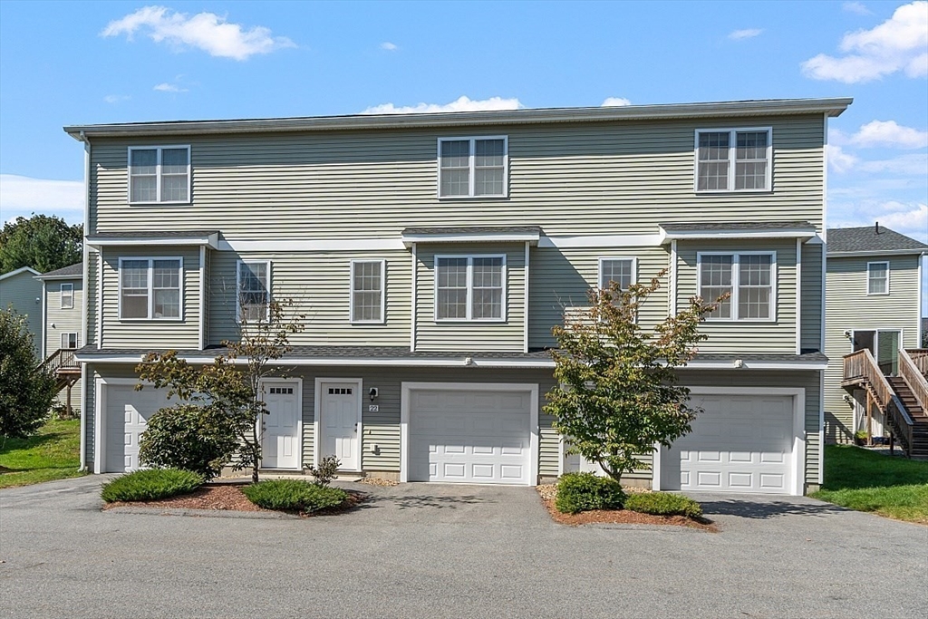 311 Littleton Rd, Chelmsford, Massachusetts, 2 Bedrooms Bedrooms, 4 Rooms Rooms,1.5 BathroomsBathrooms,Residential Lease,For Rent,Littleton Rd,73527079