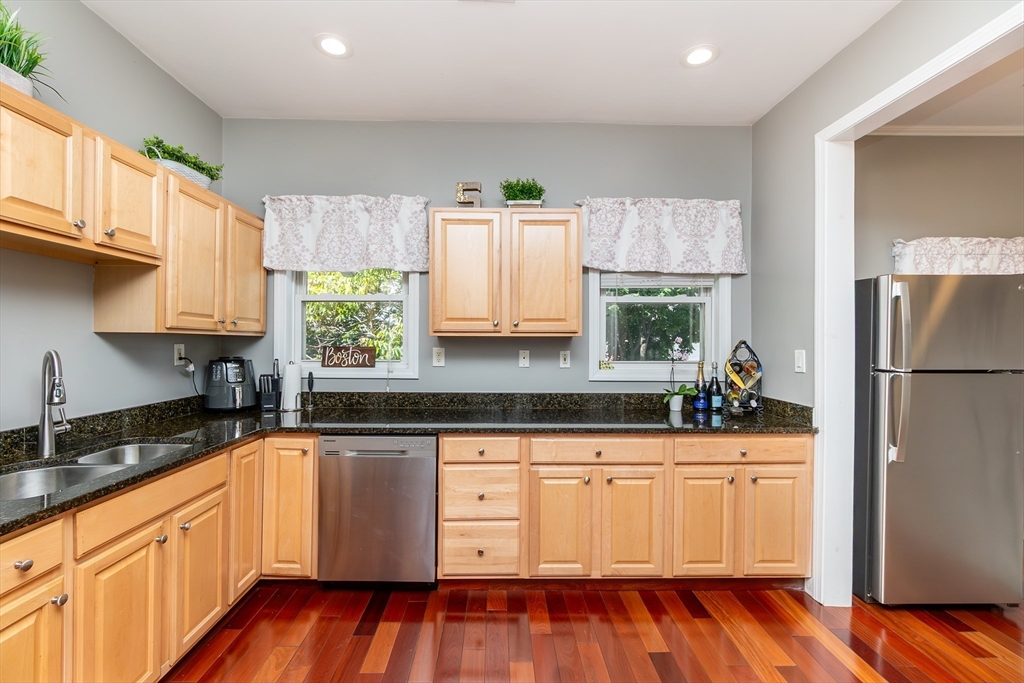 59 W 7th St, Boston, Massachusetts, 2 Bedrooms Bedrooms, 5 Rooms Rooms,1 BathroomBathrooms,Residential Lease,For Rent,W 7th St,73527143