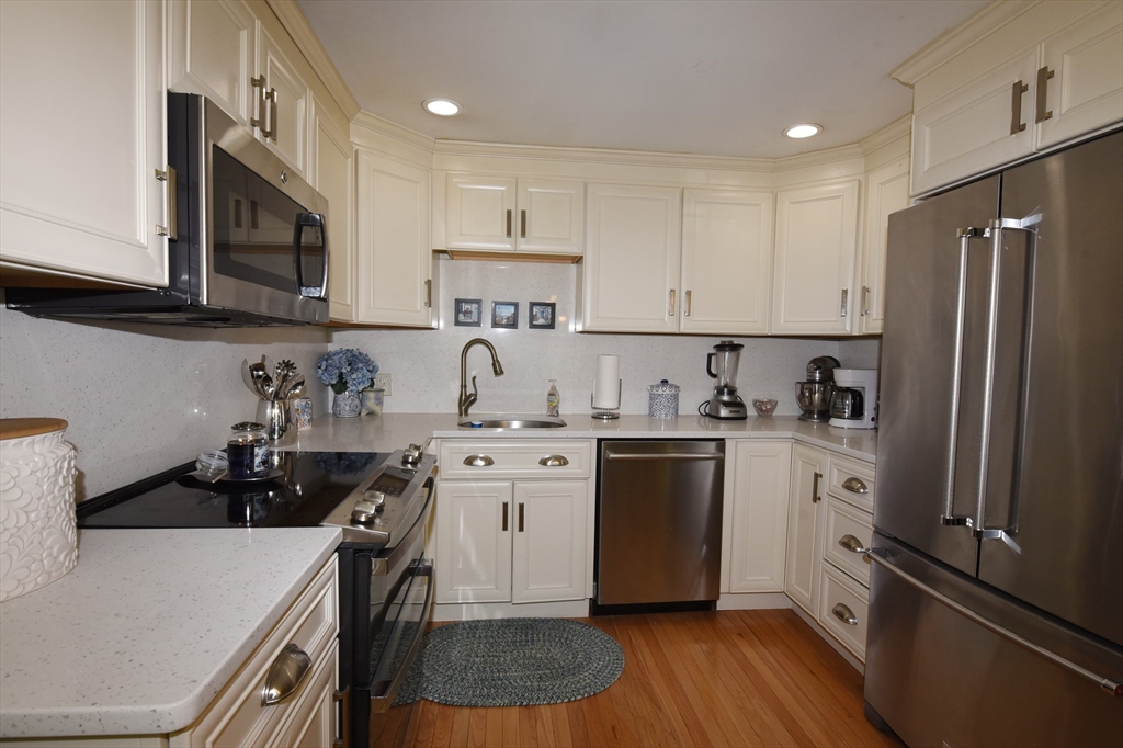 264 Twin Lakes Drive, Halifax, Massachusetts, 2 Bedrooms Bedrooms, 4 Rooms Rooms,1.5 BathroomsBathrooms,Residential,For Sale,Twin Lakes Drive,73527134