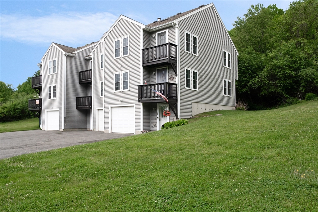 43 West Meadow Estates Drive, Townsend, Massachusetts, 2 Bedrooms Bedrooms, 6 Rooms Rooms,2.5 BathroomsBathrooms,Residential,For Sale,West Meadow Estates Drive,73527142
