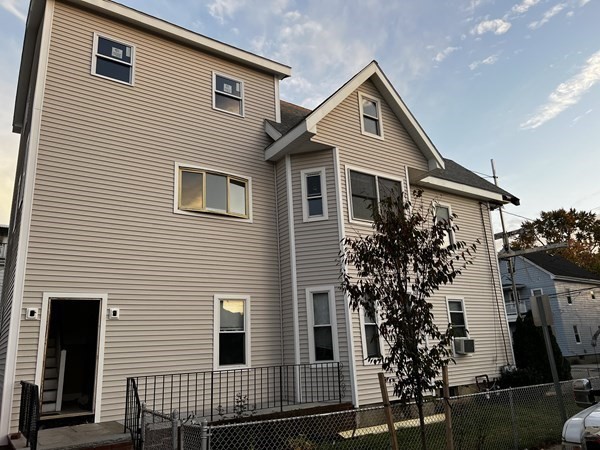 13 Edward Street, Medford, Massachusetts, 3 Bedrooms Bedrooms, 7 Rooms Rooms,2 BathroomsBathrooms,Residential Lease,For Rent,Edward Street,73527156