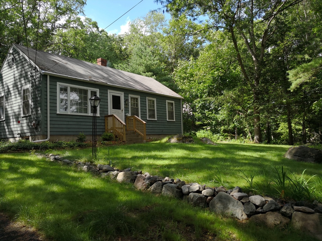 342 Conant Road, Weston, Massachusetts, 4 Bedrooms Bedrooms, 9 Rooms Rooms,2 BathroomsBathrooms,Residential Lease,For Rent,Conant Road,73527160