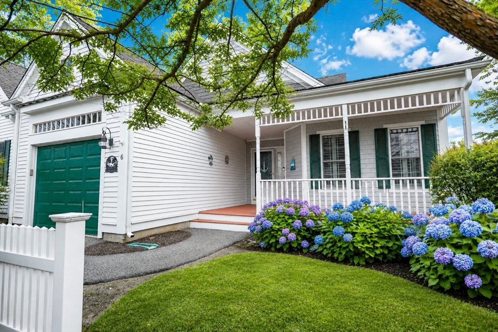 6 Berrywood Ct, Bourne, Massachusetts, 2 Bedrooms Bedrooms, 6 Rooms Rooms,2.5 BathroomsBathrooms,Residential,For Sale,Berrywood Ct,73527168