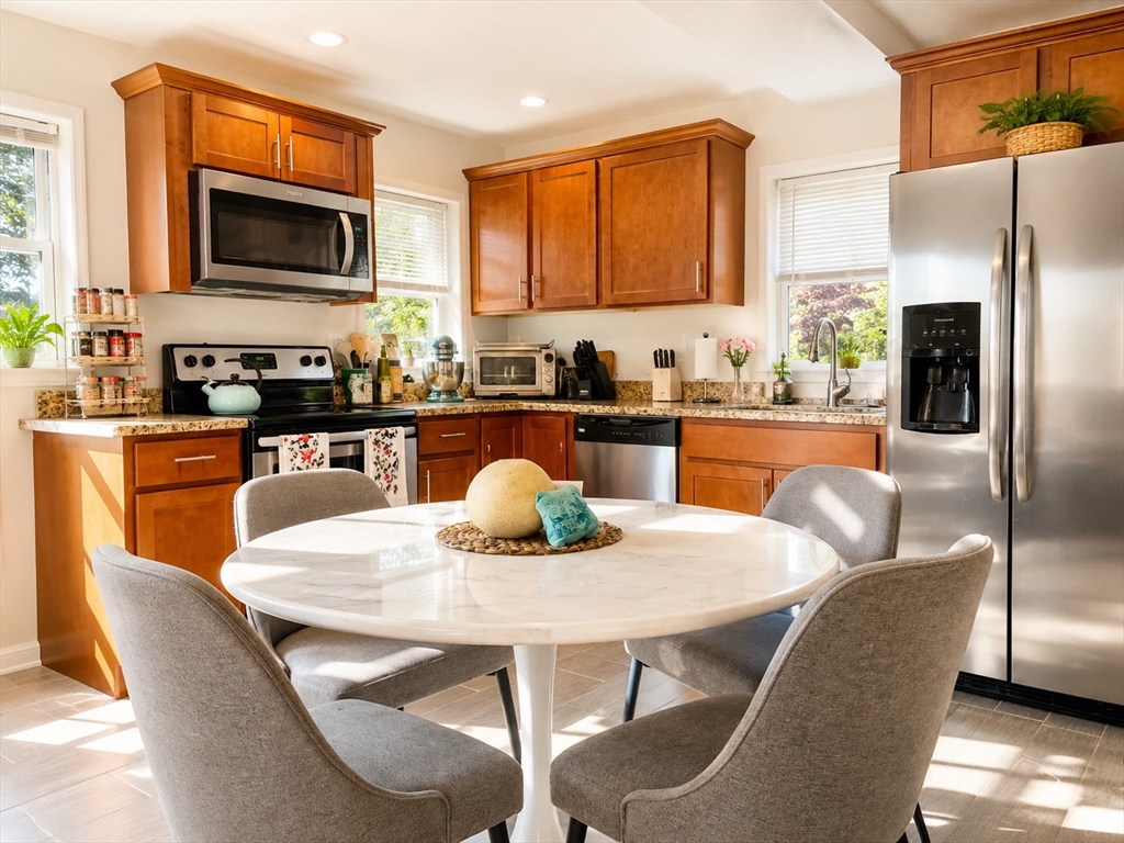 11 Forrester St, Salem, Massachusetts, 3 Bedrooms Bedrooms, 5 Rooms Rooms,2 BathroomsBathrooms,Residential Lease,For Rent,Forrester St,73527169