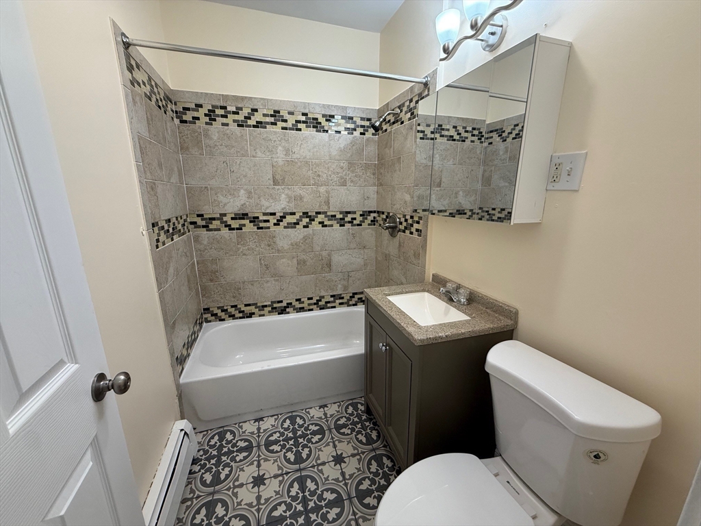11 Dalrymple Street, Boston, Massachusetts, 3 Bedrooms Bedrooms, 6 Rooms Rooms,1 BathroomBathrooms,Residential Lease,For Rent,Dalrymple Street,73527078