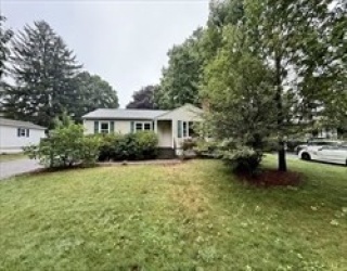 36 Lake St, Shrewsbury, Massachusetts, 2 Bedrooms Bedrooms, 5 Rooms Rooms,1 BathroomBathrooms,Residential Lease,For Rent,Lake St,73527116