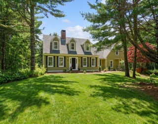 44 Tiffany Dr, Oak Bluffs, Massachusetts, 4 Bedrooms Bedrooms, 10 Rooms Rooms,4.5 BathroomsBathrooms,Residential,For Sale,Tiffany Dr,73527128