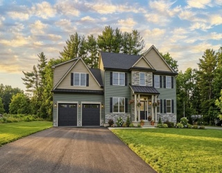 1 Scarlett Drive, East Longmeadow, Massachusetts, 5 Bedrooms Bedrooms, 8 Rooms Rooms,2.5 BathroomsBathrooms,Residential,For Sale,Scarlett Drive,73527189
