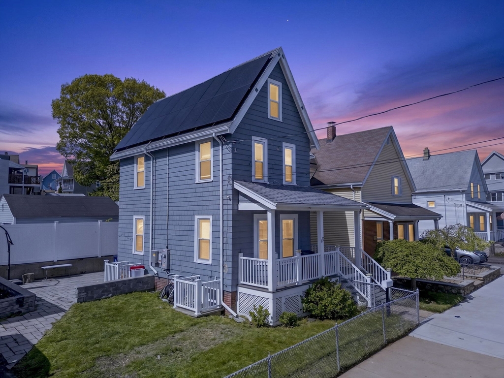 17 Estes, Everett, Massachusetts, 3 Bedrooms Bedrooms, 8 Rooms Rooms,2.5 BathroomsBathrooms,Residential,For Sale,Estes,73527200