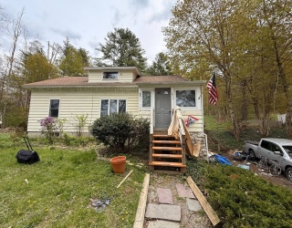 171 S Main St, Lanesborough, Massachusetts, 2 Bedrooms Bedrooms, 5 Rooms Rooms,1 BathroomBathrooms,Residential,For Sale,S Main St,73527089
