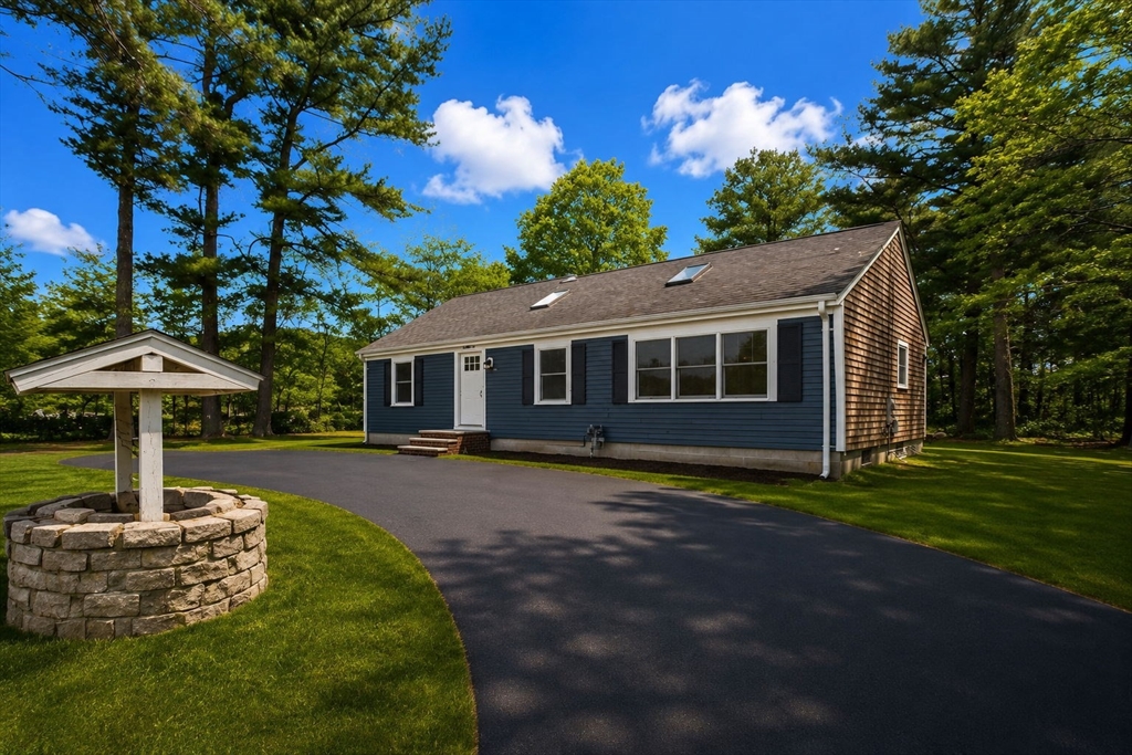 22 Randall Rd, Mattapoisett, Massachusetts, 3 Bedrooms Bedrooms, 5 Rooms Rooms,1 BathroomBathrooms,Residential,For Sale,Randall Rd,73527119