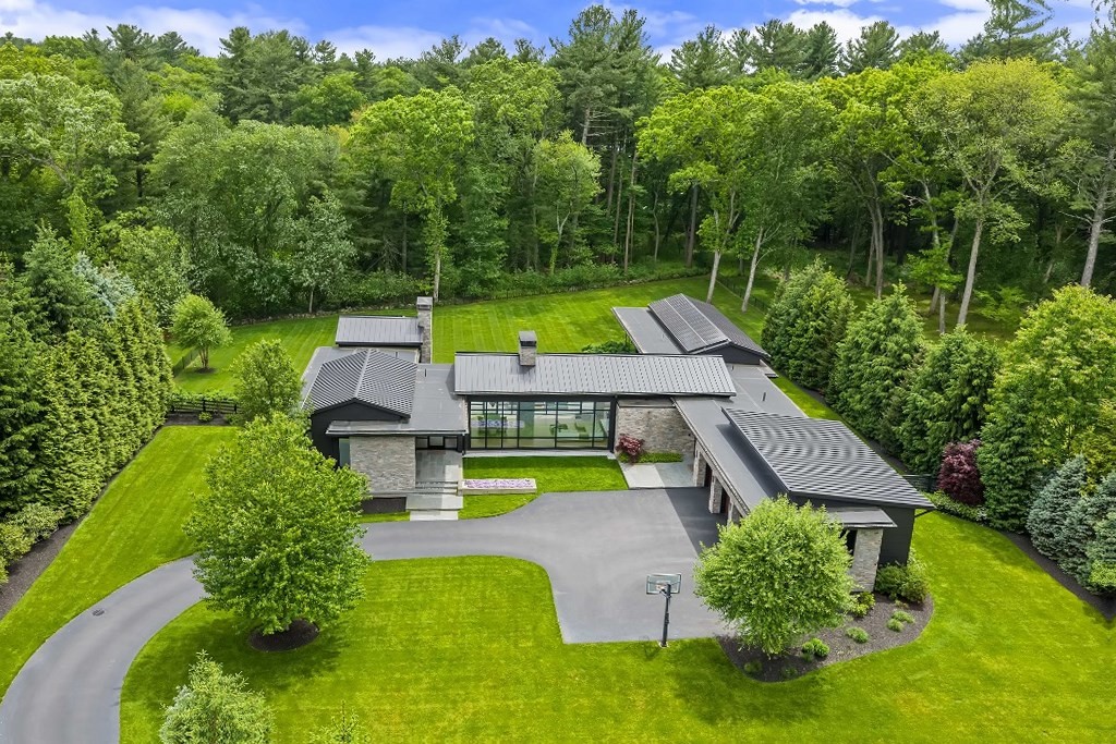 63 Sylvan Ln, Weston, Massachusetts, 5 Bedrooms Bedrooms, 12 Rooms Rooms,6 BathroomsBathrooms,Residential Lease,For Rent,Sylvan Ln,73527232