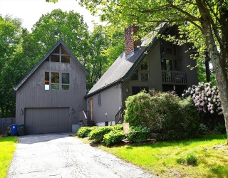 87 Norwood Ave, Leominster, Massachusetts, 3 Bedrooms Bedrooms, 7 Rooms Rooms,2 BathroomsBathrooms,Residential,For Sale,Norwood Ave,73527295