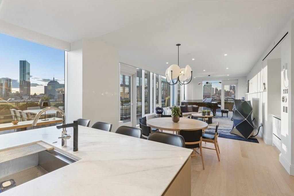 380 Harrison Ave, Boston, Massachusetts, 4 Bedrooms Bedrooms, 6 Rooms Rooms,4.5 BathroomsBathrooms,Residential,For Sale,Harrison Ave,73527349